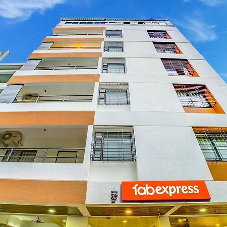 Fabexpress The Paradise 浦那 外观 照片